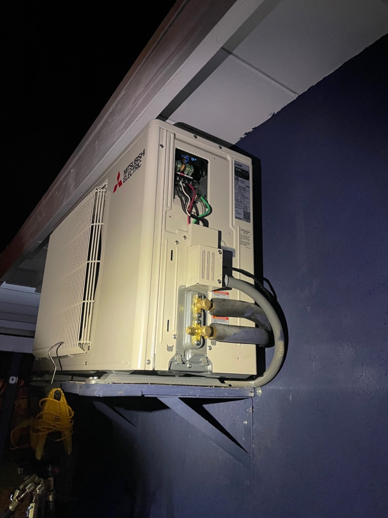 Mitsubishi MSZ-FS09NA ductless mini-split installed by Nur HVAC