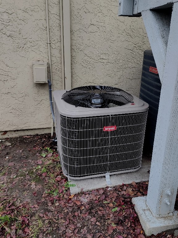 Bryant outdoor heat pump 214DNA036 installed by Nur HVAC