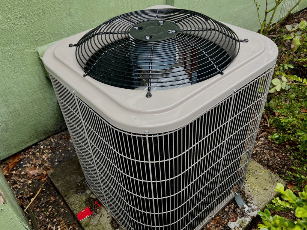 AC outdoor unit maintenance by Nur HVAC