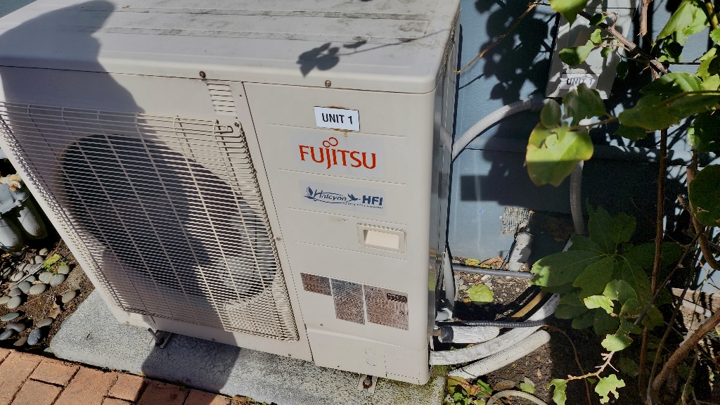 Heat pump refrigerant service by Nur HVAC