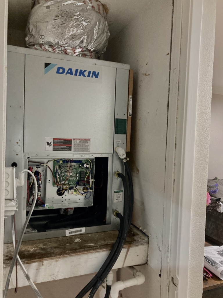 Daikin HCDNS2775-LH water source heat pump installed by Nur HVAC