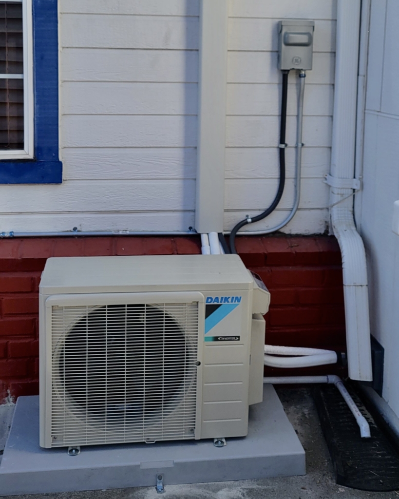 Daikin M-series 2MX18AXVJU two-zone ductless mini-split installed by Nur HVAC