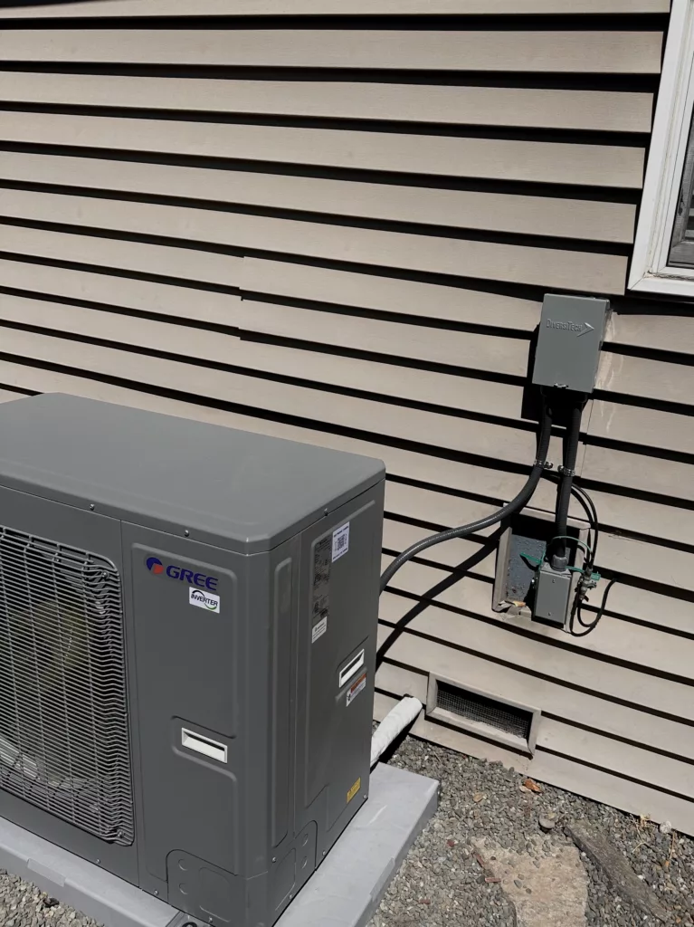 Gree FLEXX36AC230V1AO heat pump installed by Nur HVAC