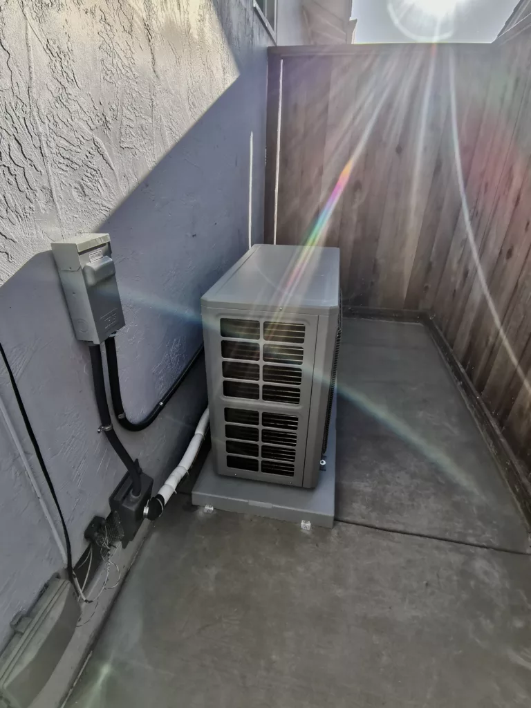 Gree FLEXX36AC230V1AO outdoor unit installed by Nur HVAC in San Jose, CA