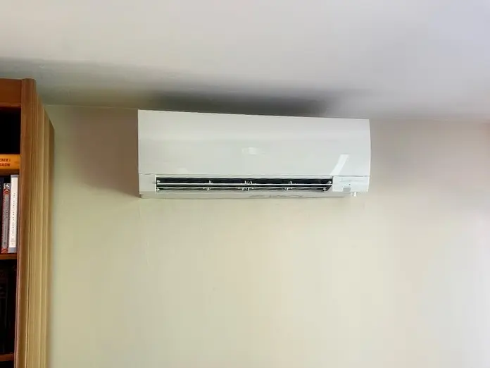 Experience the ultimate in home comfort with this powerful, energy-efficient, and whisper-quiet unit. Perfect for any room, the MUZ-FS18NA offers customizable climate control with advanced features like:
1. Dual Barrier Coating to reduce dust and grease build-up
2. Energy-efficient performance to save on utility bills
3. Wi-Fi compatibility for convenient remote control
4. Hyper Heating technology for year-round comfort
Say goodbye to uneven temperatures and hello to personalized comfort! Upgrade your space with the Mitsubishi MUZ-FS18NA and enjoy perfect climate control, no matter the season