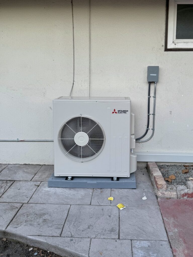 Mitsubishi heat pump unit SUZ-KA24NA installation in Sunnyvale, CA
Why choose the Mitsubishi SUZ-KA24NA?
1.Energy efficiency: keeps utility bills in check while keeping your home cozy.
2.Compact design: perfect for homes where space-saving matters.
3.Reliable performance: built for long-lasting comfort, no matter the season.
Whether it’s a chilly winter night or a hot summer day, this unit is ready to deliver quiet, powerful performance while reducing environmental impact.
Thinking of upgrading your home’s comfort system? Let us know how we can help!