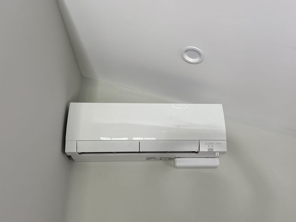 We recently completed the installation of a Mitsubishi FS-Series mini split system - a perfect solution for precise temperature control and energy efficiency. The FS-Series offers whisper-quiet operation, advanced filtration, and personalized comfort for every room. Sleek, modern, and powerful - it’s designed to blend seamlessly into any space while keeping your home comfortable all year long. Ready to experience the difference? Contact us today for a free estimate!