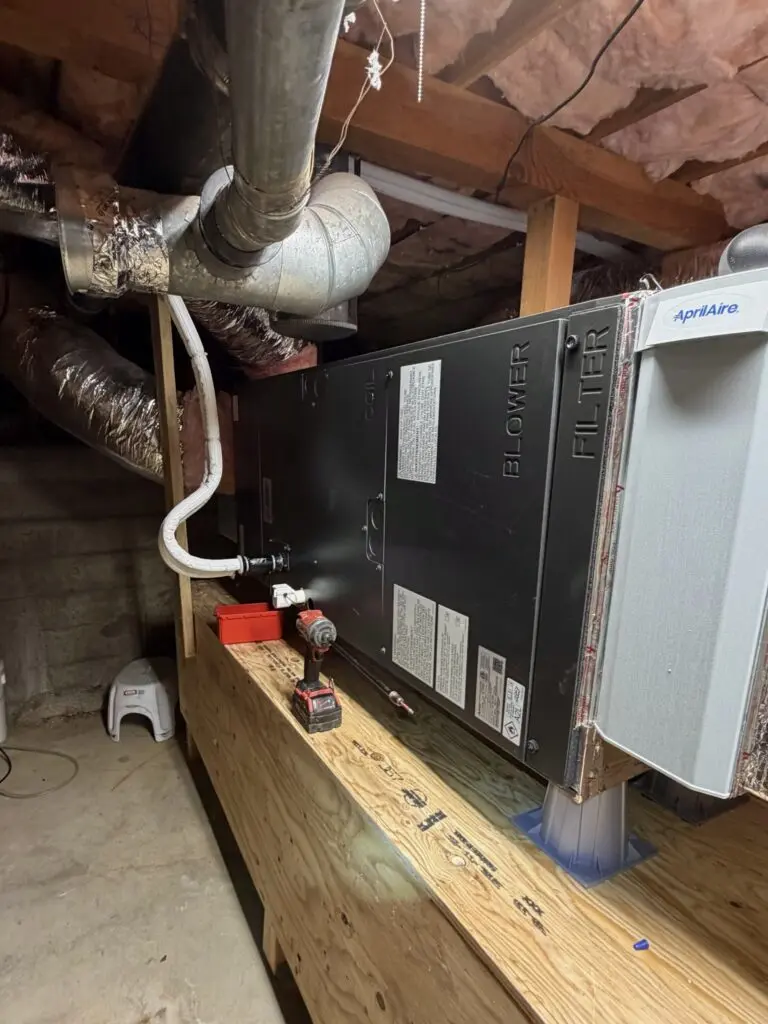 Mitsubishi PUZ-AK42NK heat pump outdoor unit installed by Nur HVAC