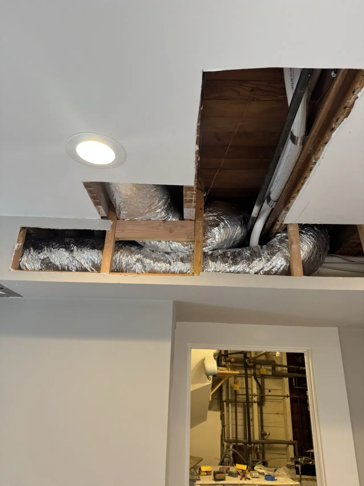 Insulated flex ductwork for a Mitsubishi multi-zone heat pump in San Francisco