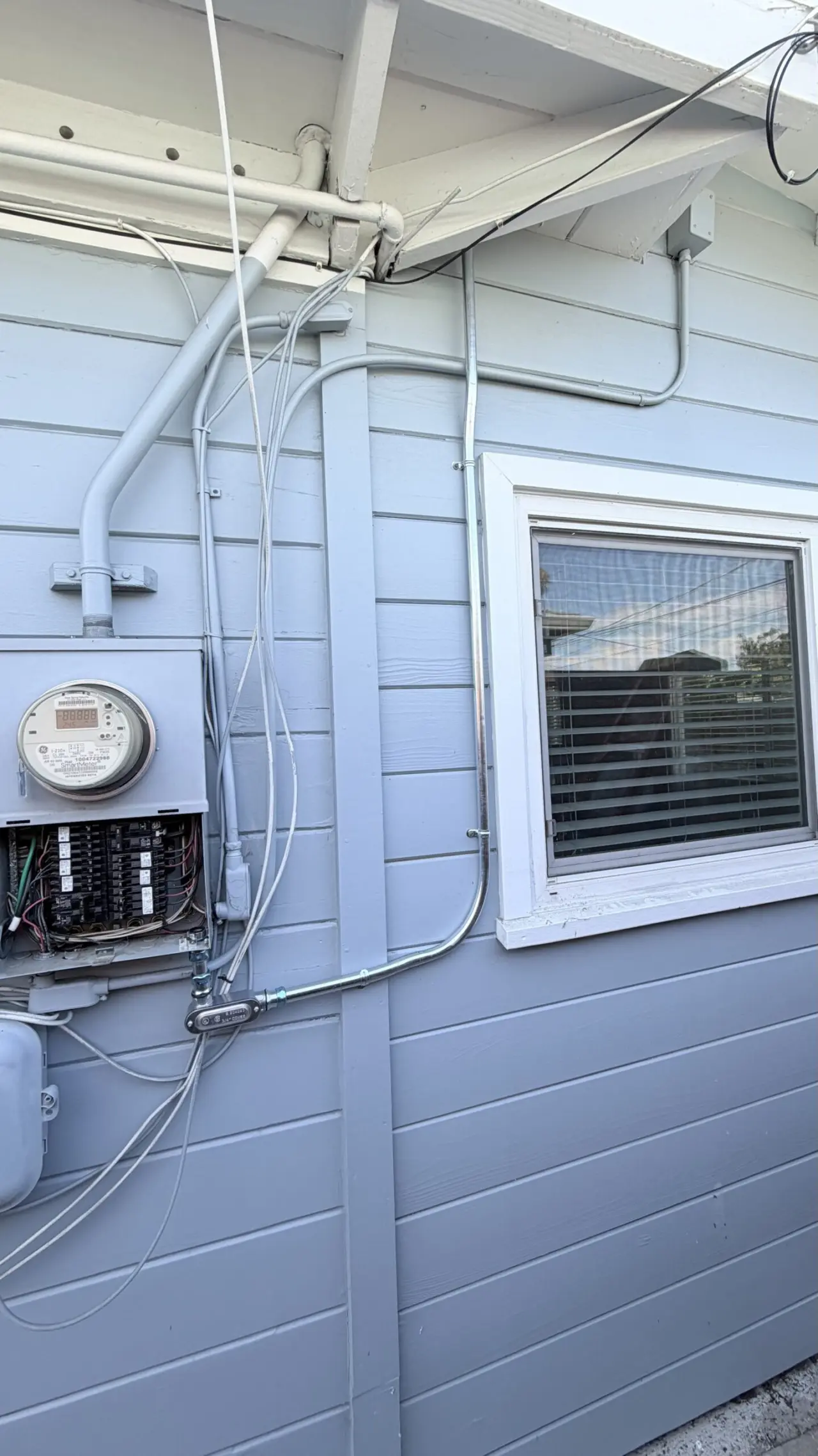 New electrical panel wiring for Mitsubishi heat pump installation in San Mateo
