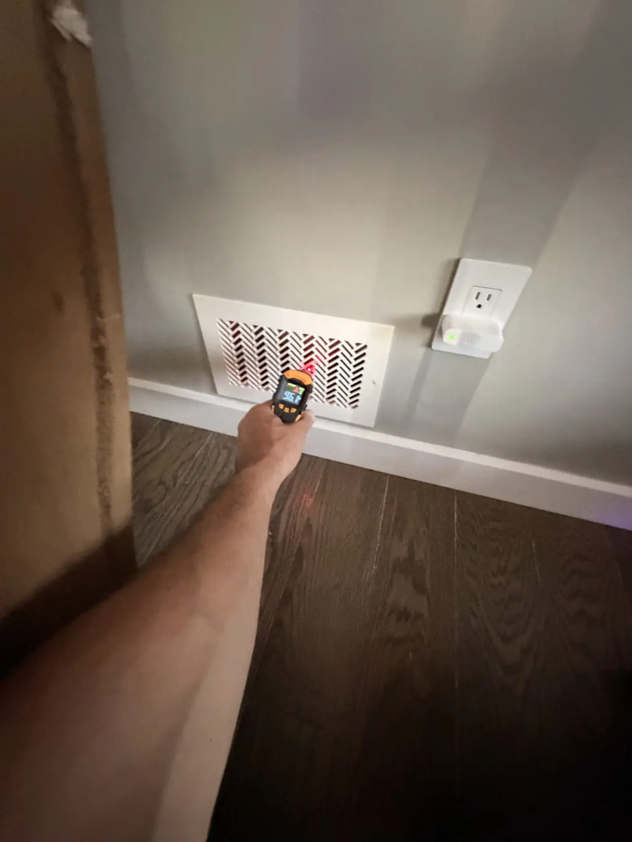 Checking supply air temperature after the heat pump installation in San Francisco